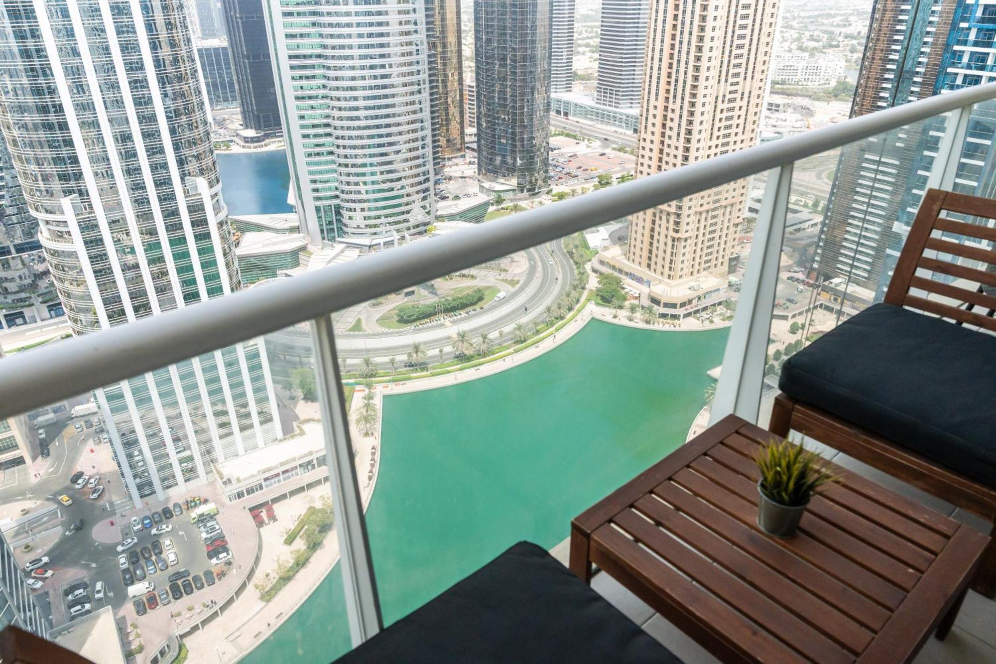 Modern & Spacious 2-Bed Condo With Panoramic Lake Views, Dual Balconies, Steps From Dubai Jlt Metro By "La Buena Vida Holiday Homes" Exterior foto